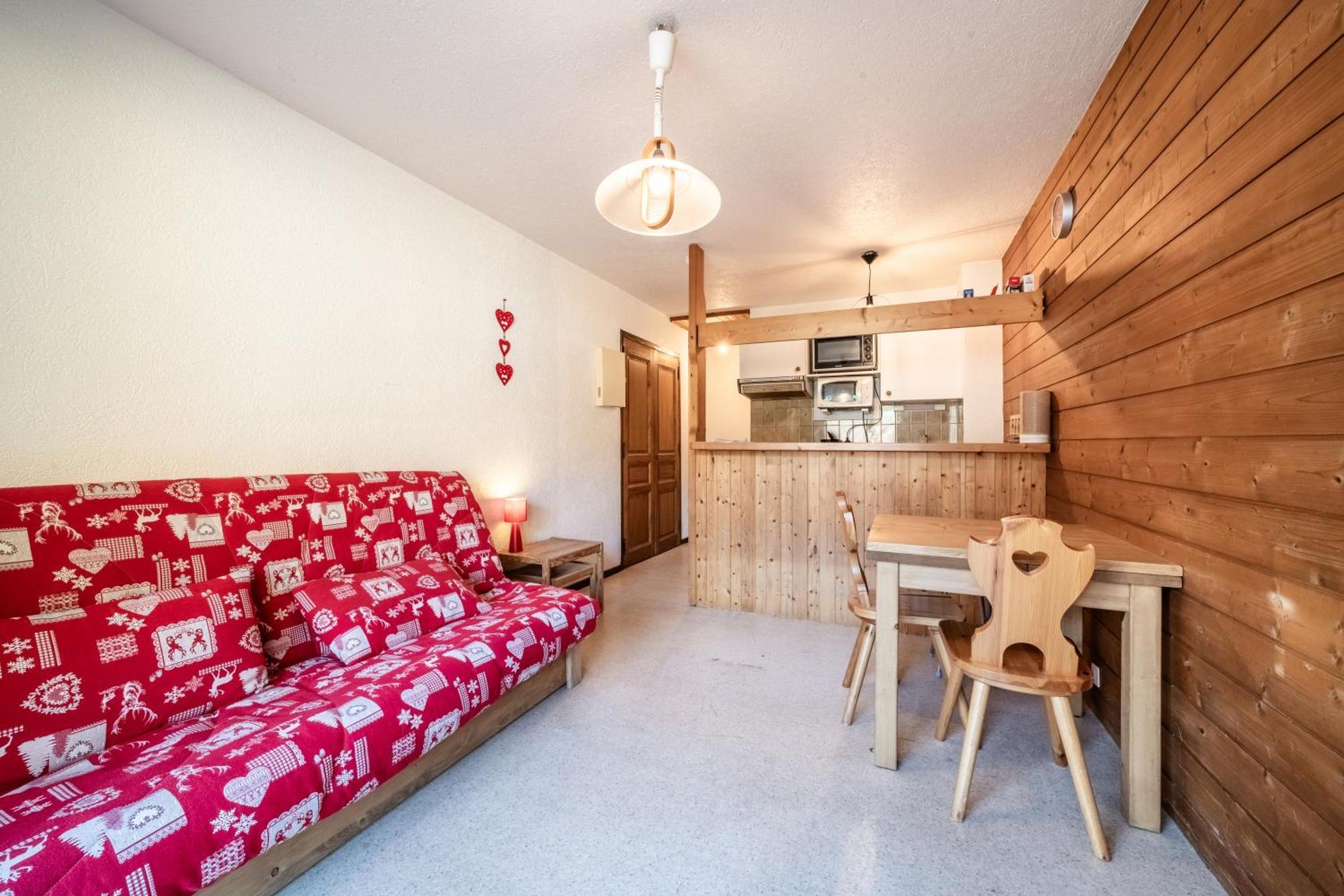 - Au Pieds Du Linga Apartment *